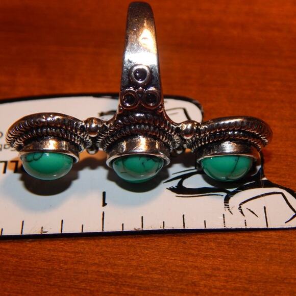 Size 11~ Three Stone Faux Turquoise Ring - Picture 4 of 6